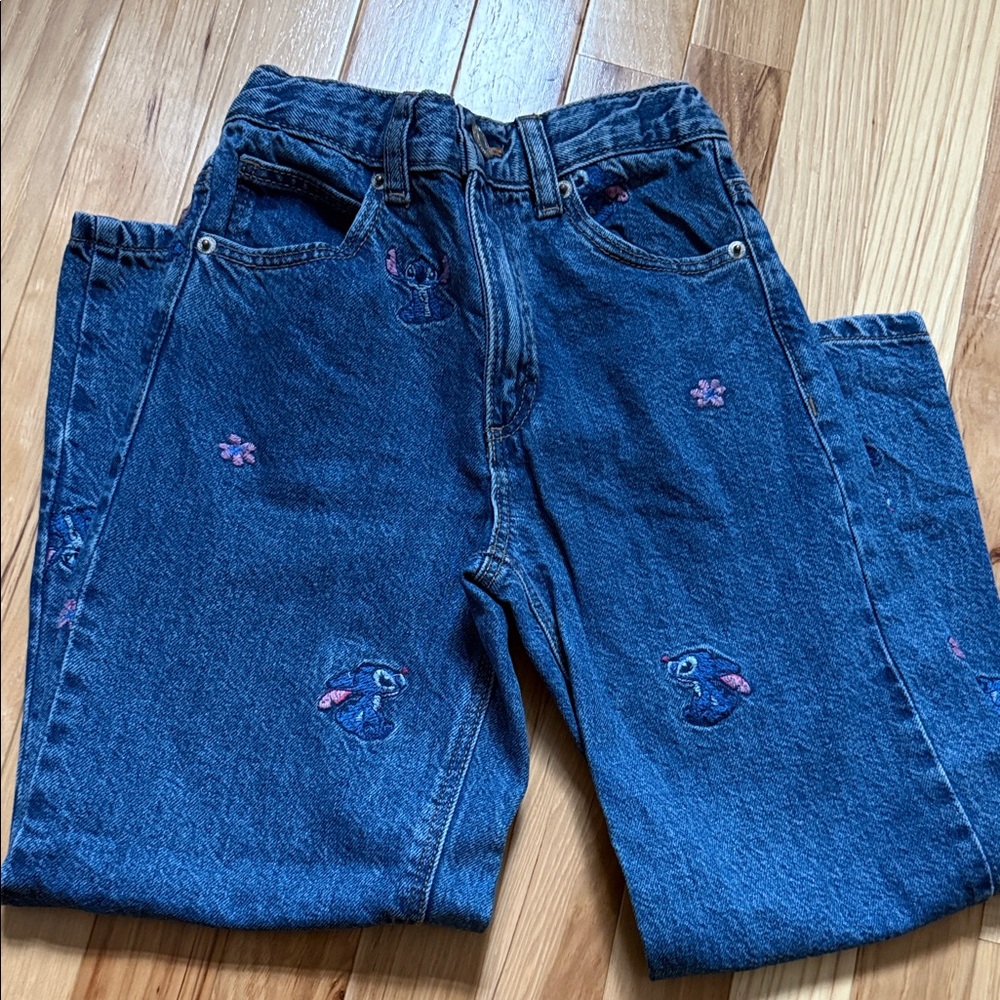 Embroidered Wide-Leg Jeans - Picture 4 of 5